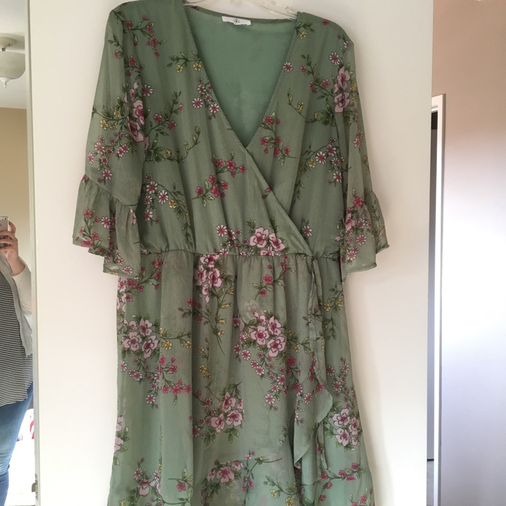 Sage green floral print dress Sz 16